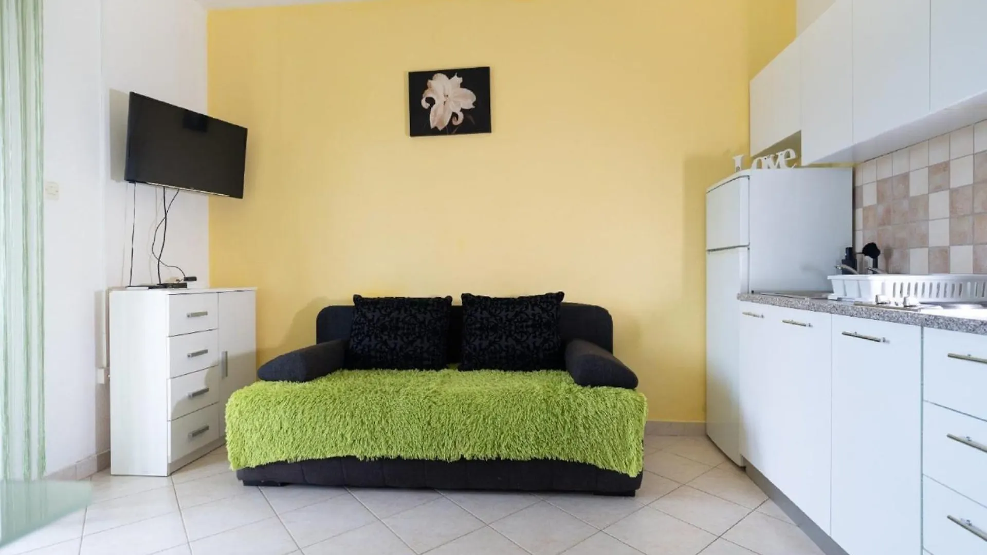 Apartments Milic - One Bedroom Apartment With Terrace And Sea View Gornji Karin 0*,